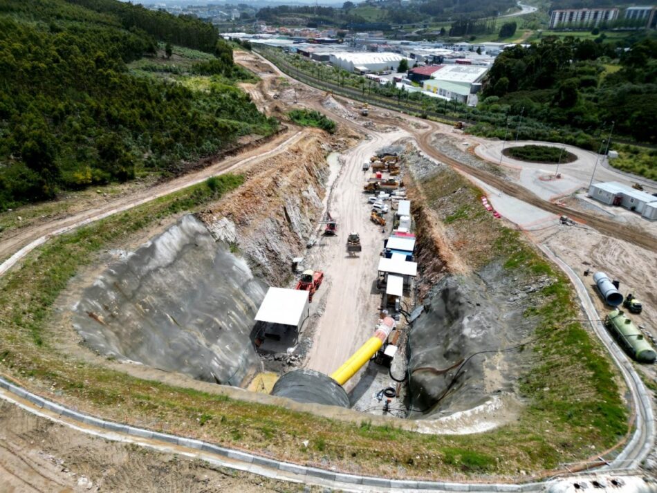 Atinxido un acordo para a mellora das condicións laborais nas obras do acceso ferroviario ao Porto Exterior da Coruña