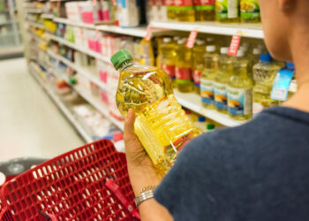 Mercadona aplica una subida de hasta el 23% en sus aceites de girasol marca Hacendado