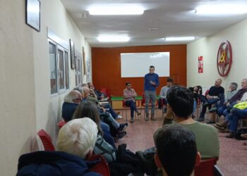 Antonio Maíllo destaca en su visita a Burgos la “formidable reacción de la sociedad burgalesa frente al matonismo de la extrema derecha”