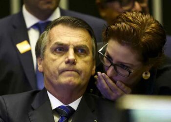 Piden cesar a diputada adepta de Bolsonaro por golpismo en Brasil