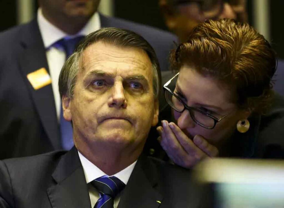 Piden cesar a diputada adepta de Bolsonaro por golpismo en Brasil