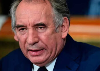 Bayrou asume el Gobierno de Francia con un nivel de impopularidad inédito