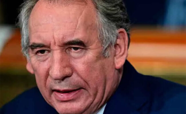 Bayrou asume el Gobierno de Francia con un nivel de impopularidad inédito