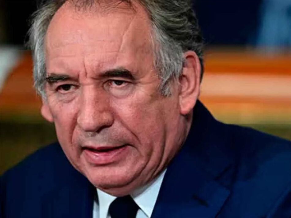 Bayrou asume el Gobierno de Francia con un nivel de impopularidad inédito