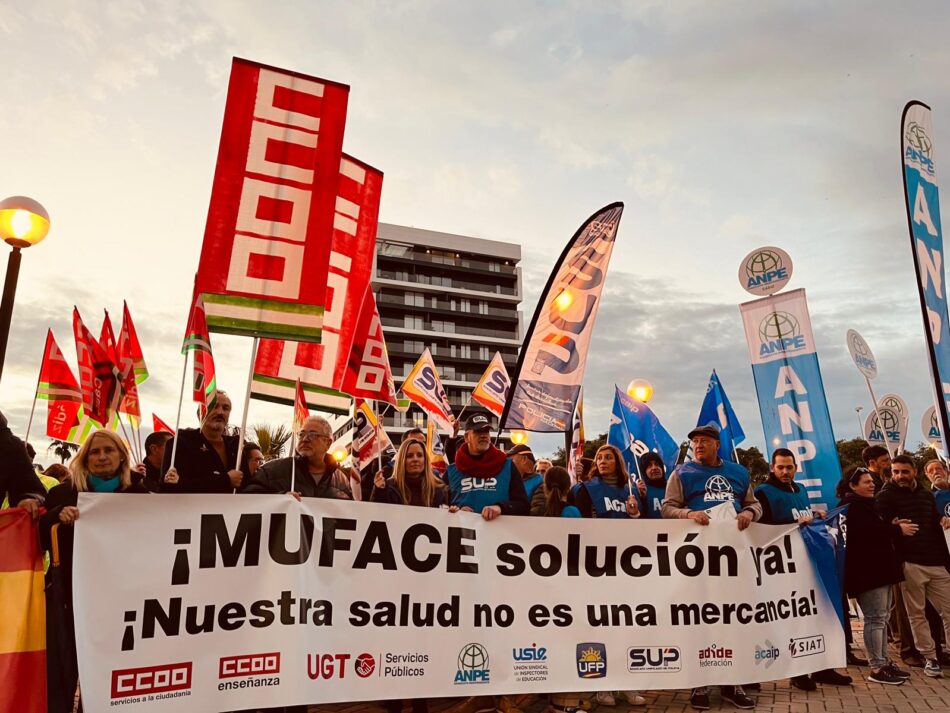 Miles de trabajadores se concentraron ayer «por una asistencia sanitaria de calidad para 1,5 millones de empleadas y empleados públicos»