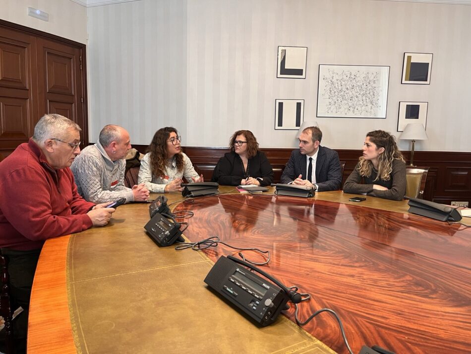 Toni Valero y Engracia Rivera se reúnen en el Congreso con la IAJUWS para reafirmar desde IU “el derecho a la autodeterminación y la soberanía sobre sus recursos del pueblo saharaui”