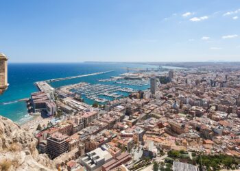 Ecologistas convoca una movilización contra los impactos de la turistificación bajo el lema ‘¡Alacant no está en venda!’