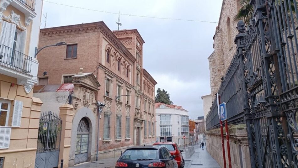 Izquierda Unida Guadalajara cuestiona la compra del edificio de Correos con la venta de parcelas