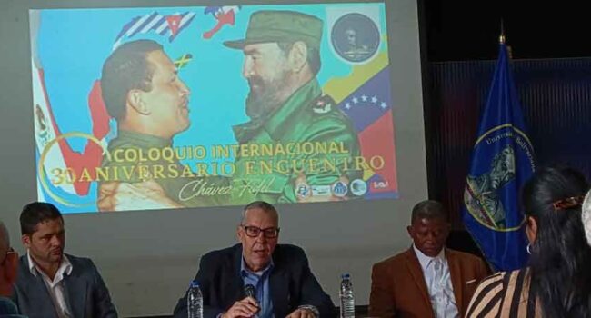 Venezuela: Fidel y Chávez desde la memoria de un histórico abrazo