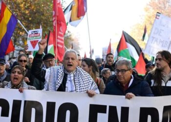 Manifestantes exigieron en Madrid el embargo de armas a Israel, desde la embajada de EE.UU. al Ministerio de Defensa