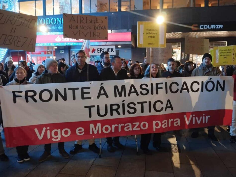 Primeira manifestación da Plataforma Fronte á Masificación Turística Vigo-Morrazo baixo o lema ‘Vigo e O Morrazo para vivir’