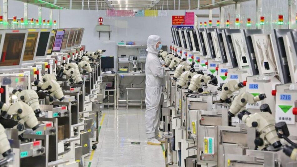 China impone sanciones comerciales a 28 empresas estadounidenses