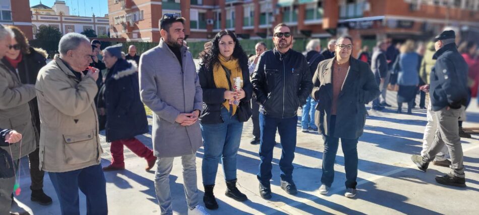 IU Sevilla denuncia la retirada de la pista deportiva en la Plaza Alcalde Horacio Hermoso y exige explicaciones al Ayuntamiento de Sevilla