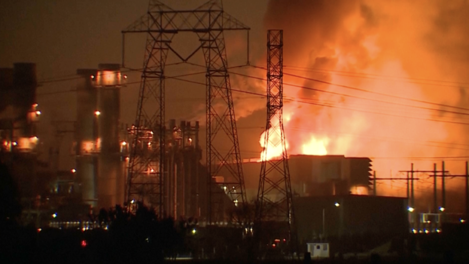 Arde planta eléctrica en California con el depósito de baterías más grande del mundo