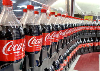 Coca-Cola anuncia retiro masivo de productos en Europa: ¿a qué se debe?