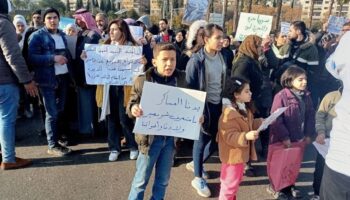 Protestan en Damasco por desaparición de miles de militares sirios