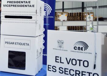 La Revolución Ciudadana de Luisa González encabeza las encuestas en las próximas elecciones en Ecuador