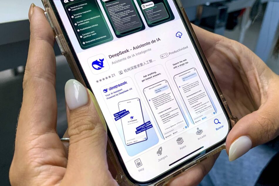 La IA china DeepSeek frena los registros por ciberataques tras provocar un terremoto bursátil