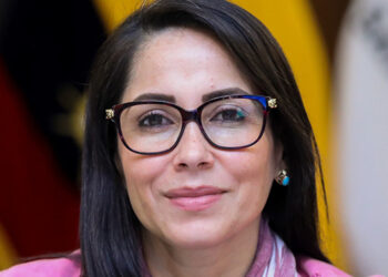 Luisa González, candidata de la Revolución Ciudadana, favorita en las elecciones de Ecuador, según centro de estudios