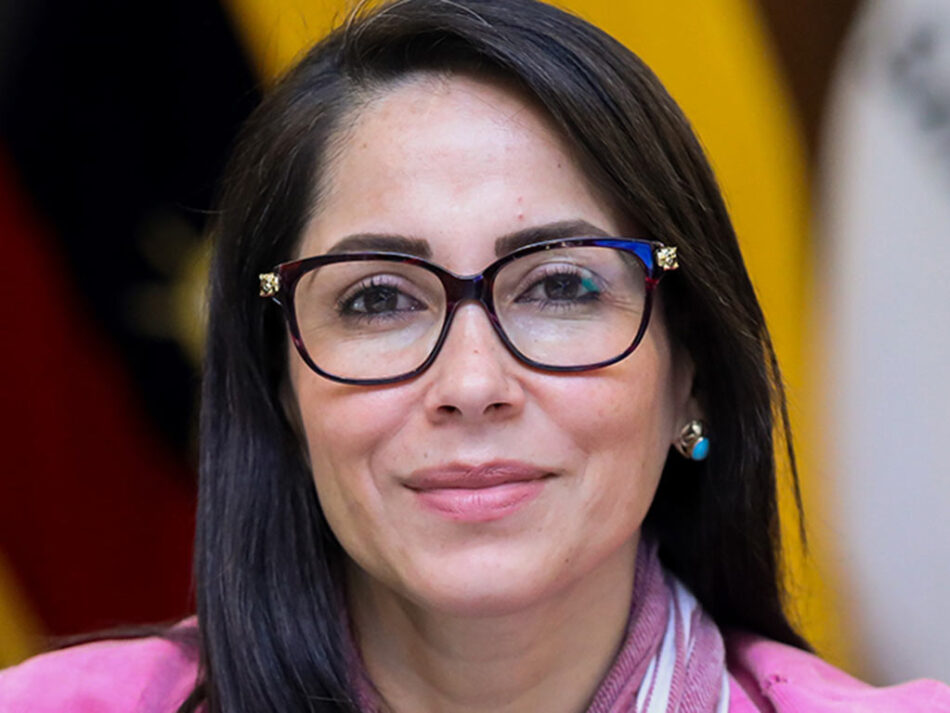 Luisa González, candidata de la Revolución Ciudadana, favorita en las elecciones de Ecuador, según centro de estudios