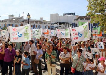 Aluvión de críticas al geólogo Pablo Higueras por defender en Vinícola de Castilla el proyecto de tierras raras de Quantum Minería cuyo presidente, según El Plural, ha sido «imputado y condenado en recurrentes ocasiones»