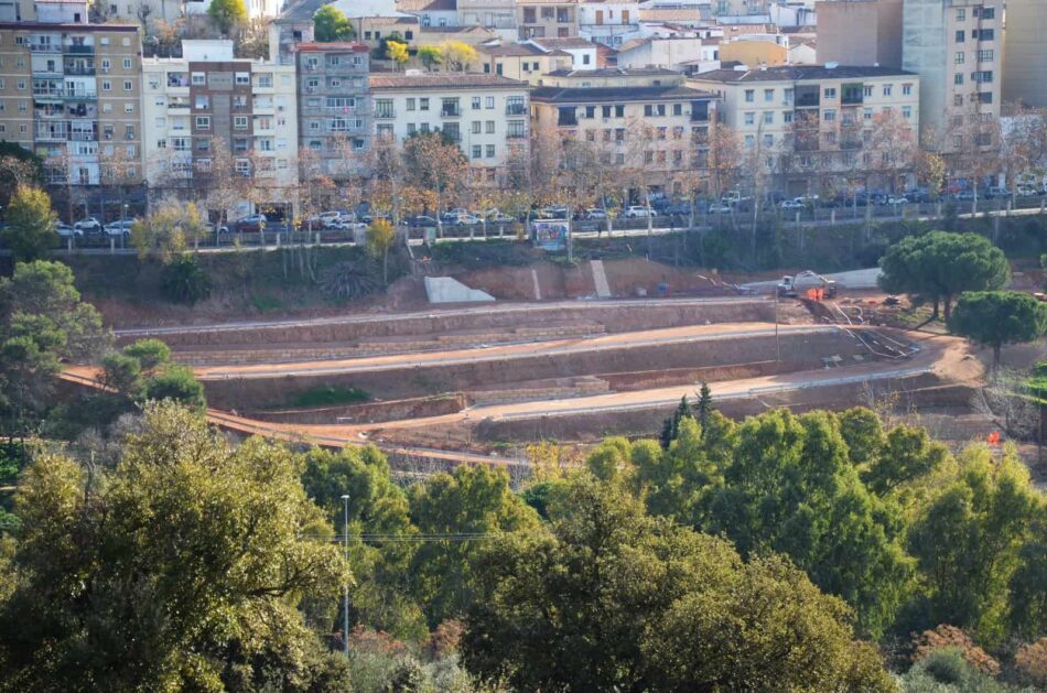 Organizaciones ecologistas advierten que las obras del nuevo aparcamiento en el Parque del Príncipe causan un «enorme impacto» en Cáceres