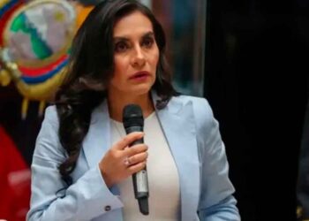 Un juzgado de Ecuador ordena reintegrar en sus funciones de vicepresidenta a Abad