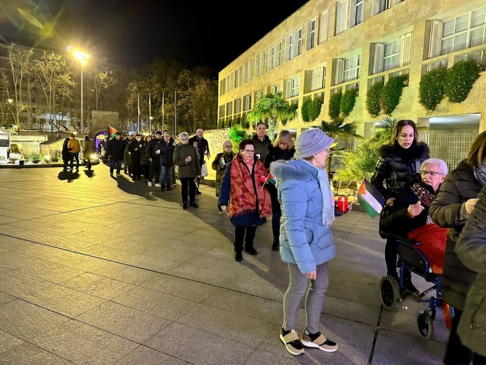 Acampada por Palestina critican el rechazo del alcalde a homenajear a los niños palestinos en el Belén del Ayuntamiento