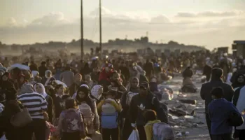 Soldados israelíes obligan abandonar a miles de palestinos el campo de refugiados de Tulkarem