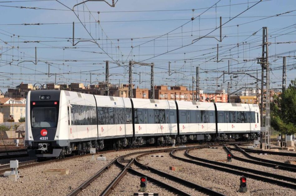 La plantilla de Ferrocarriles de la Generalitat Valenciana (FGV) se moviliza por un trabajo y un transporte digno, público y seguro