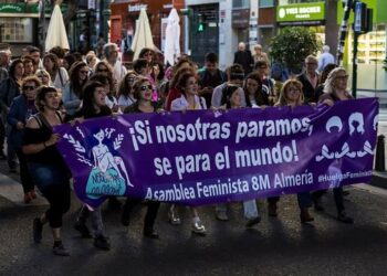 Verdes Equo denuncia la falta de sensibilidad del Ayto. de Almería por organizar la cabalgata del carnaval el 8 de marzo, Día Internacional de la Mujer