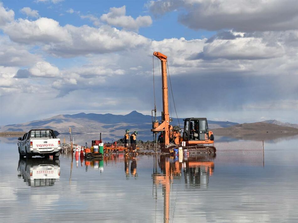 Gerente de litio de Bolivia explica exigencias a empresa china