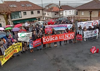 Ourense segue en pé contra a invasión eólica e reclama unha moratoria inmediata