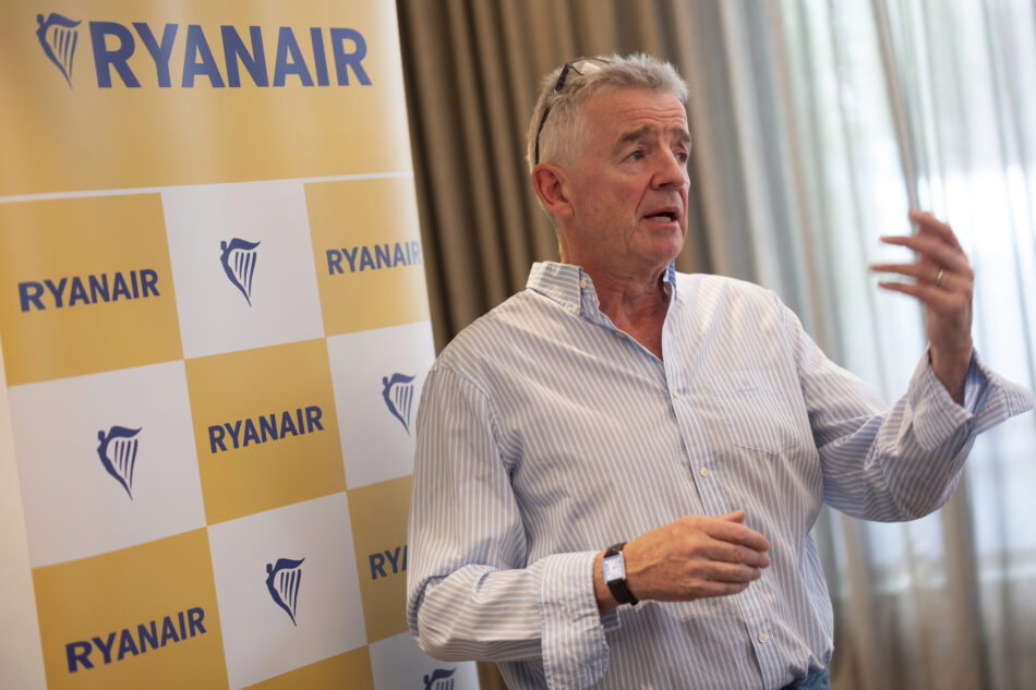 Andalucía sancionará también a Ryanair por el recargo del equipaje de mano tras las denuncias de FACUA