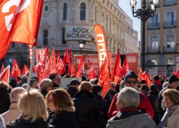 Decenas de movilizaciones en todo el estado a convocatoria de los sindicatos CCOO y UGT reclaman el mantenimiento del ‘escudo social’