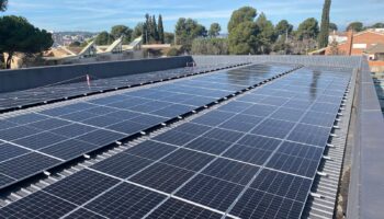 Una iniciativa ciutadana presenta una nova instal·lació fotovoltaica autogestionada a les Franqueses del Vallès