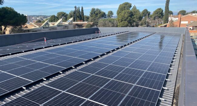 Una iniciativa ciutadana presenta una nova instal·lació fotovoltaica autogestionada a les Franqueses del Vallès