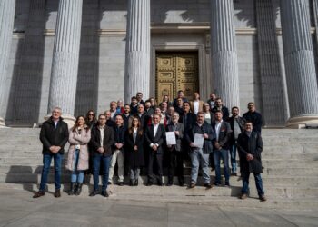 Decenas de alcaldes de IU culpan a PP, Vox y Junts en el Congreso de generar una “crisis sin precedentes” en las cuentas municipales y exigen al Gobierno que derogue ya la ‘ley Montoro’