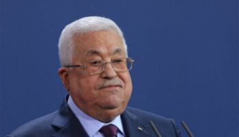 Abbas condena agresión israelí y rechaza desplazamiento de palestinos