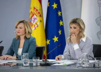 Sumar registra una ley para dejar exento el SMI de la tributación del IRPF después de que el PSOE anunciara unilateralmente que va a tributar