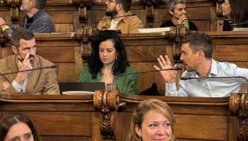 Sanz al PSC: “Són tan perillosos els especuladors com els que no mouen un dit per evitar que s’especuli”