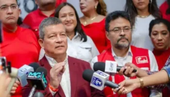 FMLN denuncia detención violenta y arbitraria de Eugenio Chicas en El Salvador