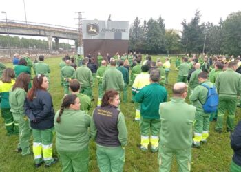 Las trabajadoras y los trabajadores de John Deere exigen el cumplimiento del Acuerdo del ERTE