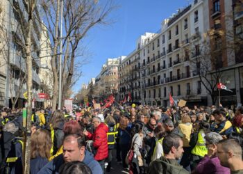 La plantilla de Correos, en huelga, se moviliza contra la firma que modifica el convenio colectivo bajo el lema “No al Acuerdo Marco”