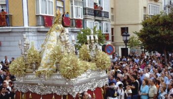 Europa Laica ha pagado unas costas injustificables (6.300 €) por su recurso contra la concesión de la medalla del Ayto. de Cádiz a la estatua de una virgen, y acusa a un juez ultracatólico de intentar silenciarla