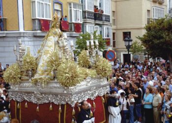 Europa Laica ha pagado unas costas injustificables (6.300 €) por su recurso contra la concesión de la medalla del Ayto. de Cádiz a la estatua de una virgen, y acusa a un juez ultracatólico de intentar silenciarla