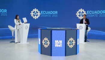 Noboa vs. González, tenso debate presidencial en Ecuador