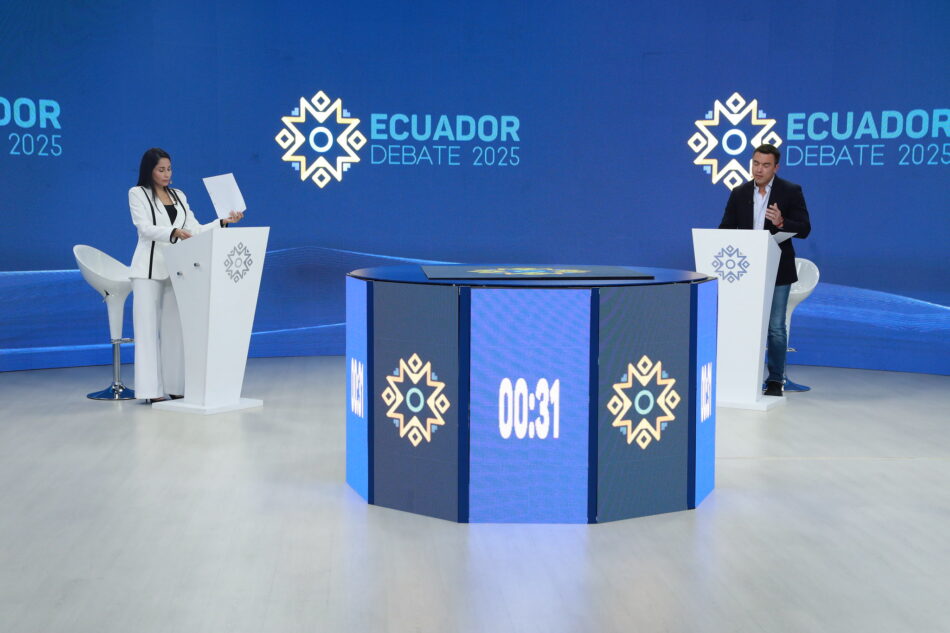 Noboa vs. González, tenso debate presidencial en Ecuador