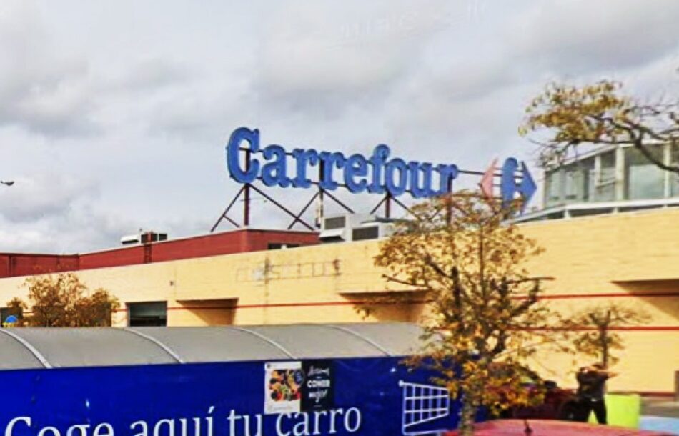 Carrefour Lugo xa ten máis persoal indefinido, agora en froitería e na liña de caixas