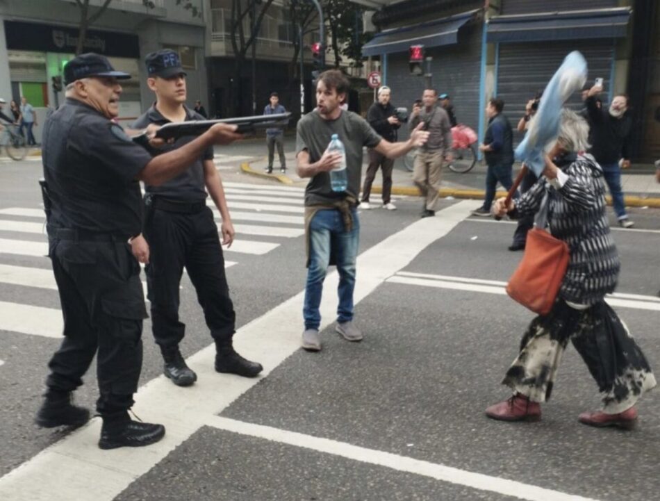 Comunicado de rechazo por la represión contra jubiladas/os en argentina y el pueblo que les apoya